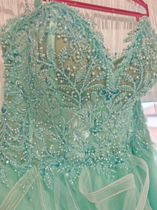 Бална къса бутикова рокля .