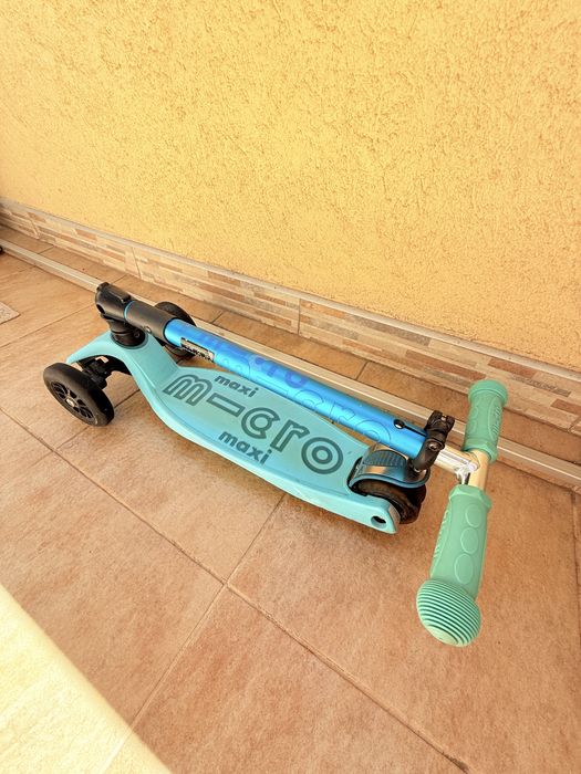 Micro Maxi Micro Deluxe Foldable