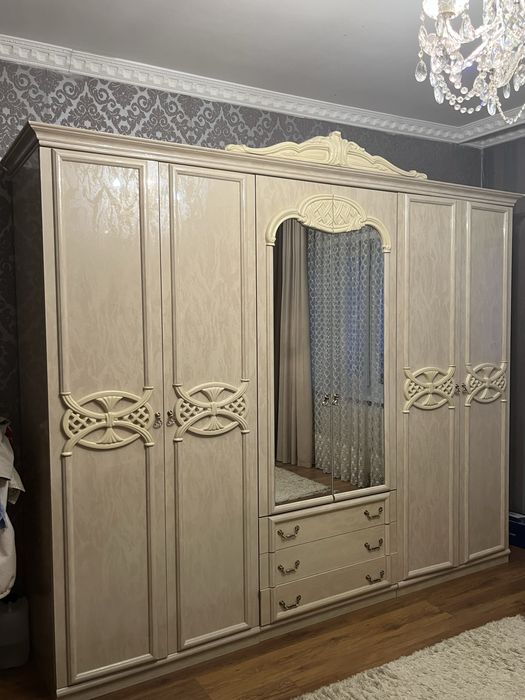 Спальный гарнитур