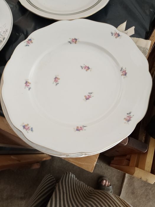 Български порцеланови сервизи за хранене  , и др.