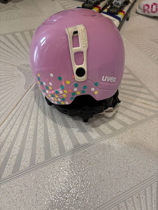 Детски ски, ски обувки и каска