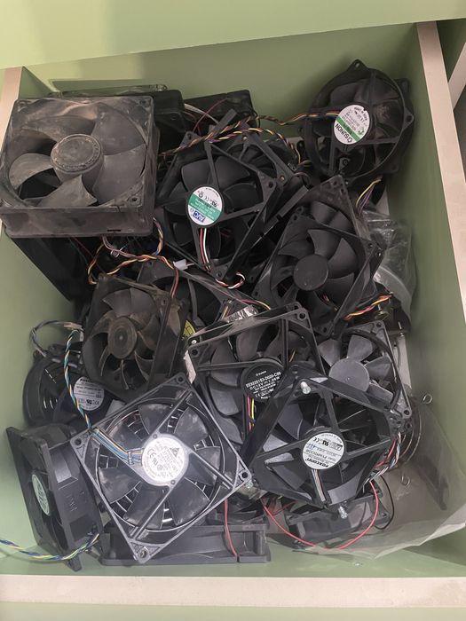 Продам кулера 12v, 80-90мм