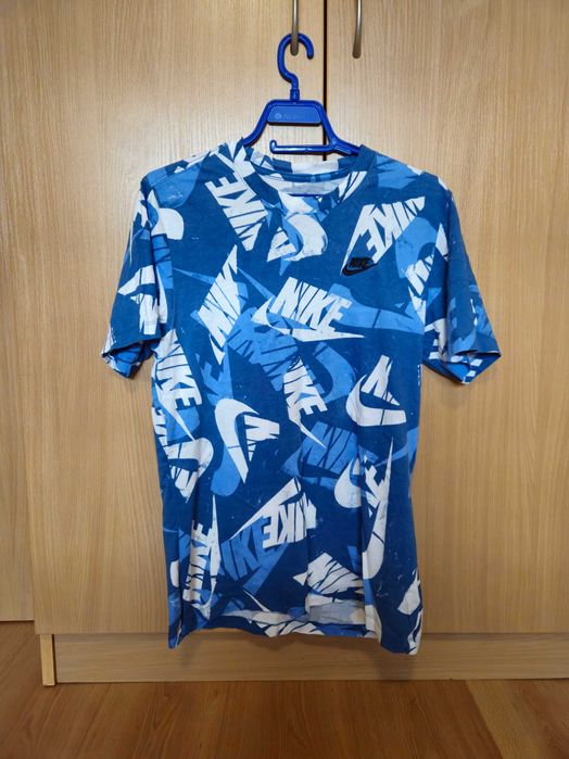 Nike тениска с къс ръкав