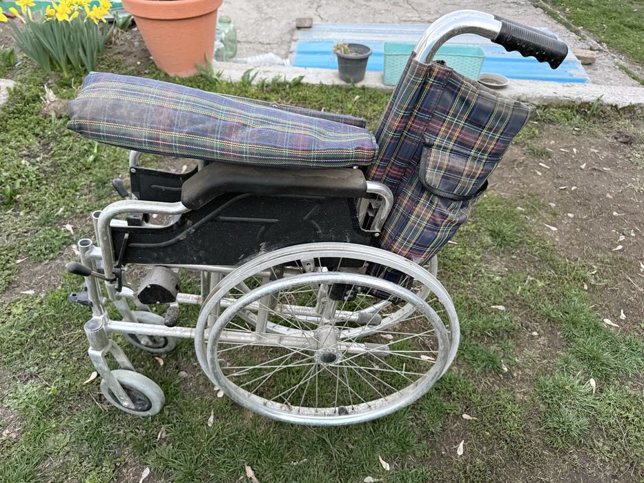Инвалидное кресло