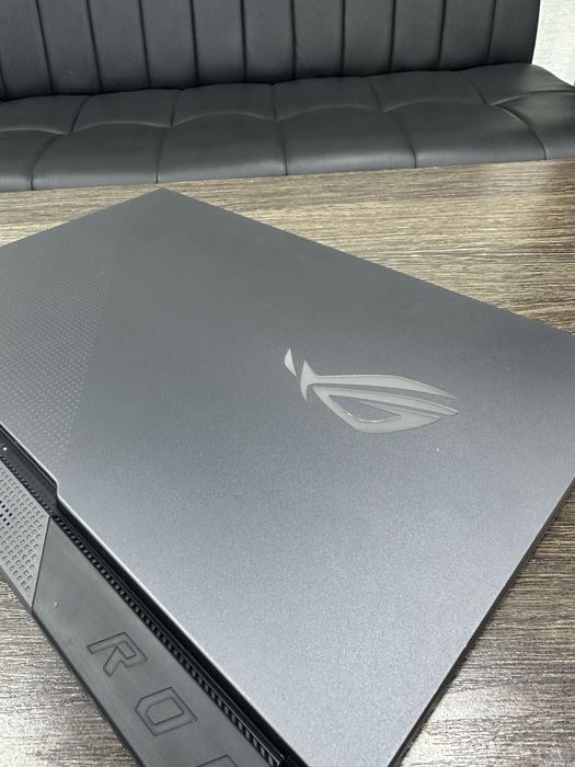 мощный 16-ядерный ноутбук ASUS Rog STRIX G713, для игр и графики
