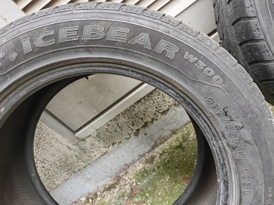 235/55 R17 4 бр зимни гуми Hankook Icebear w300 235/55 R17