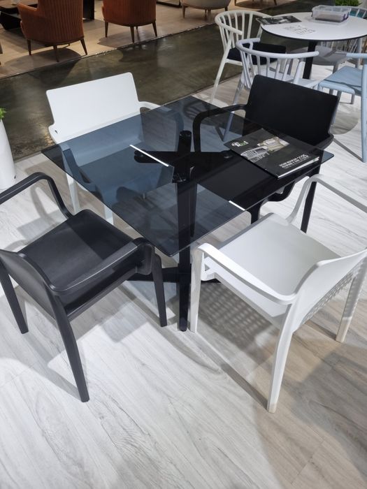 Столы и стуля  для вашего дома  офиса и кафе