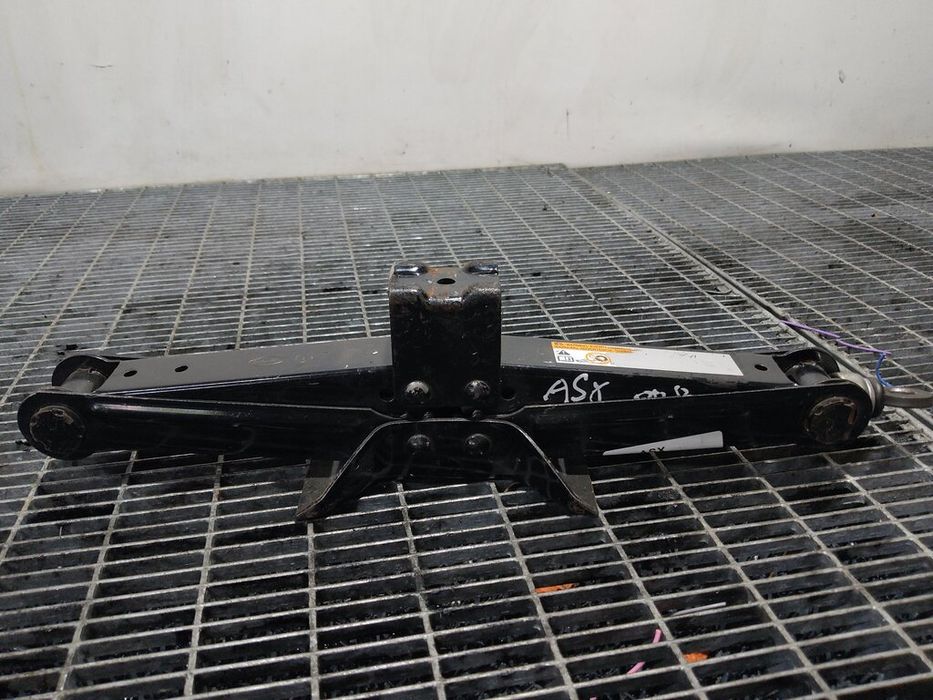 Cric Mitsubishi ASX 2010 - 2012 (888) NU Garantie