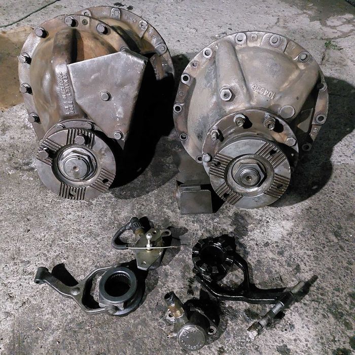 Редуктор  6Х4 срений задний комплект.