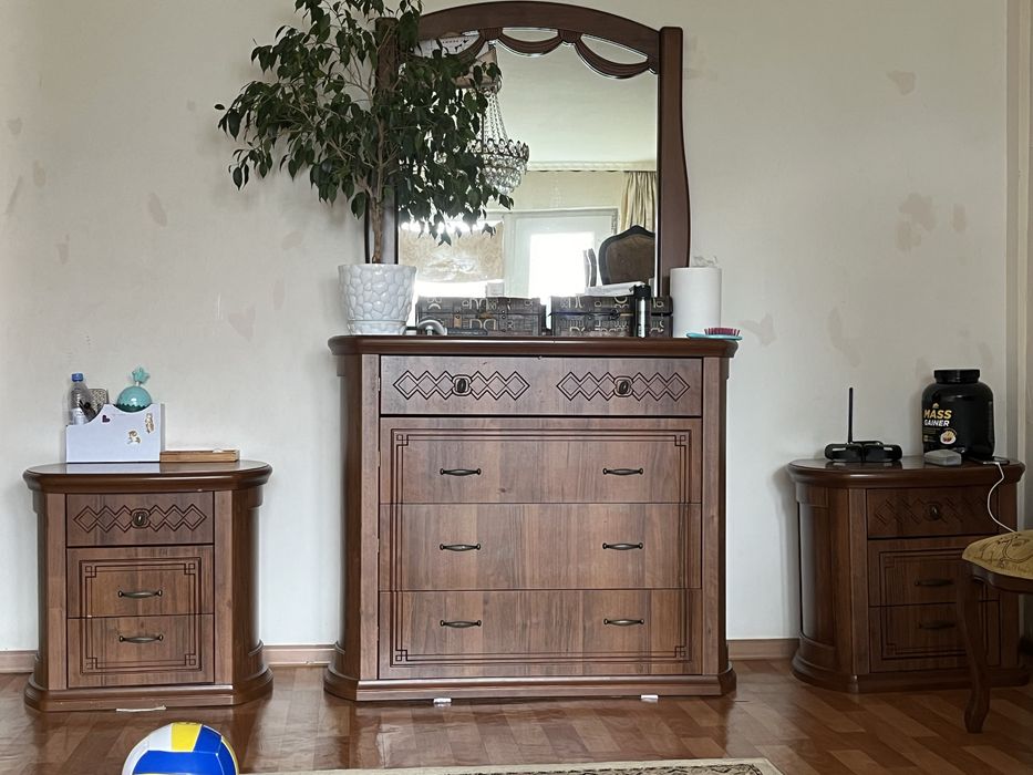 Спальный гарнитур