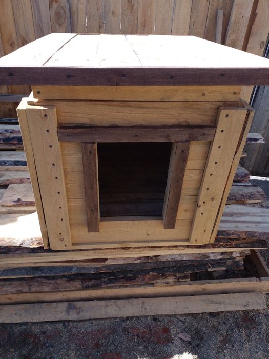 Будка для собаки новая.