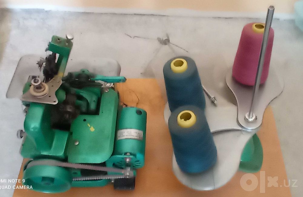 Продам оверлок машинку