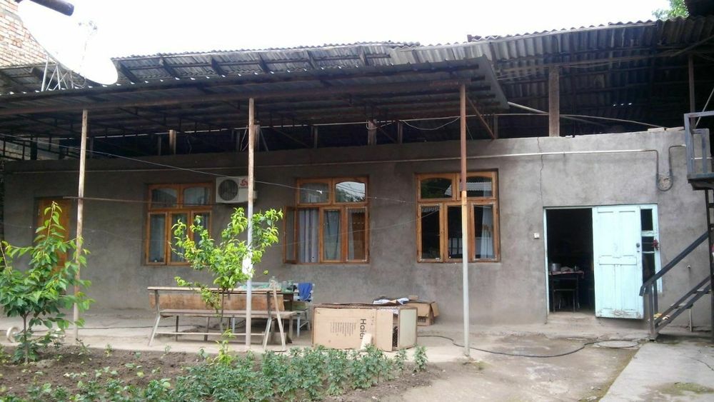 Продается участок  Мирзо Улугбекском районе 4 сотки 5комнат