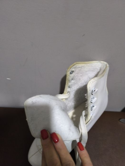 Продам коньки для девочки