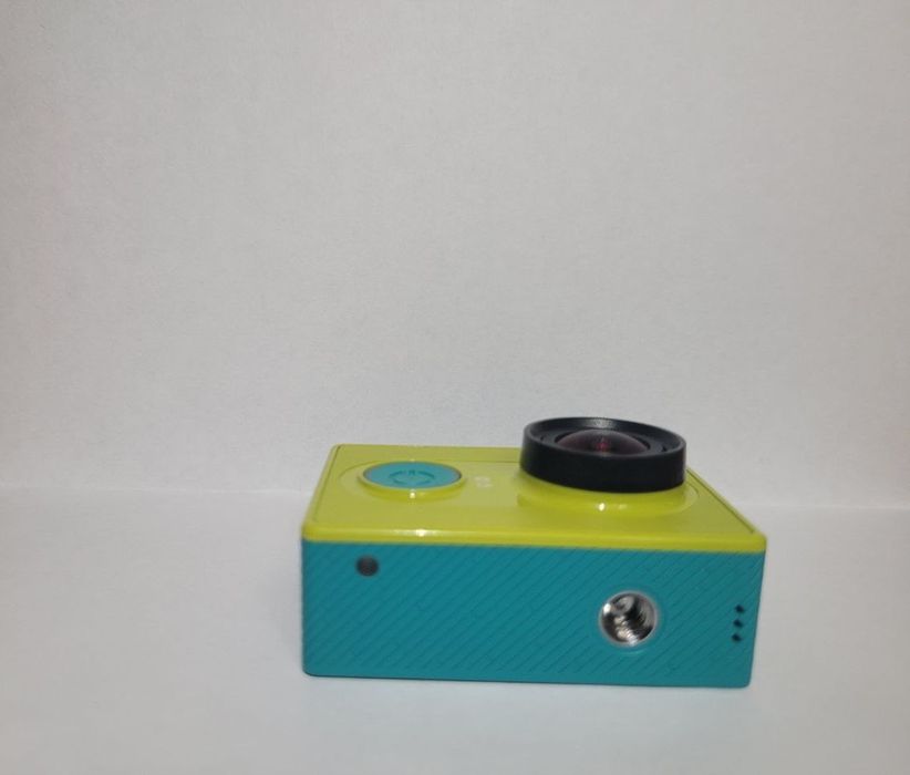 экшен камера Yi action camera