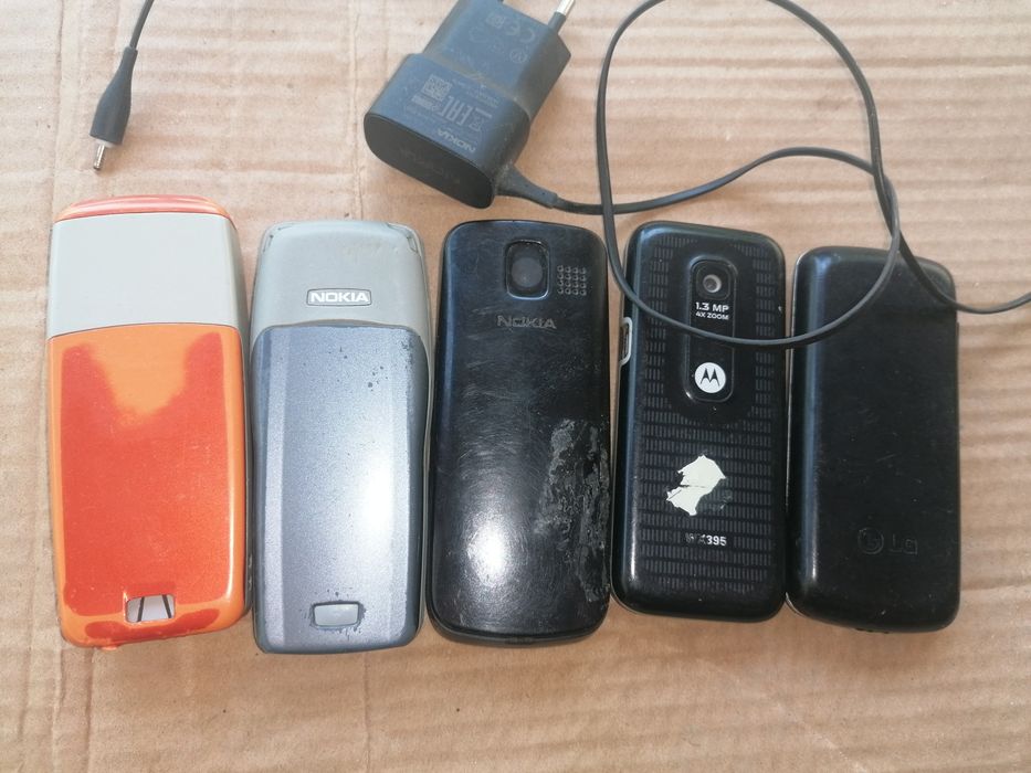 Vand telefoane de colecție