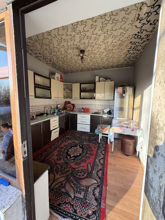 10 сотих 8 хона ховли сотилади!!!