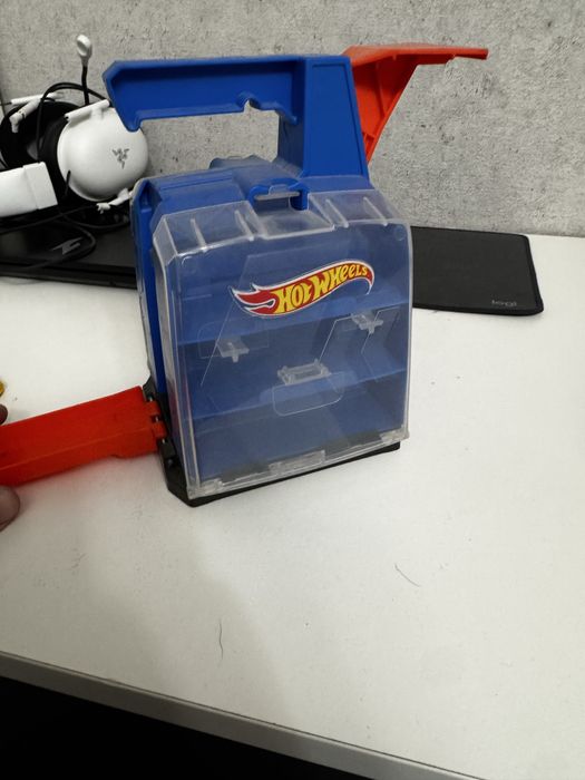 Гараж для машинок hot wheels