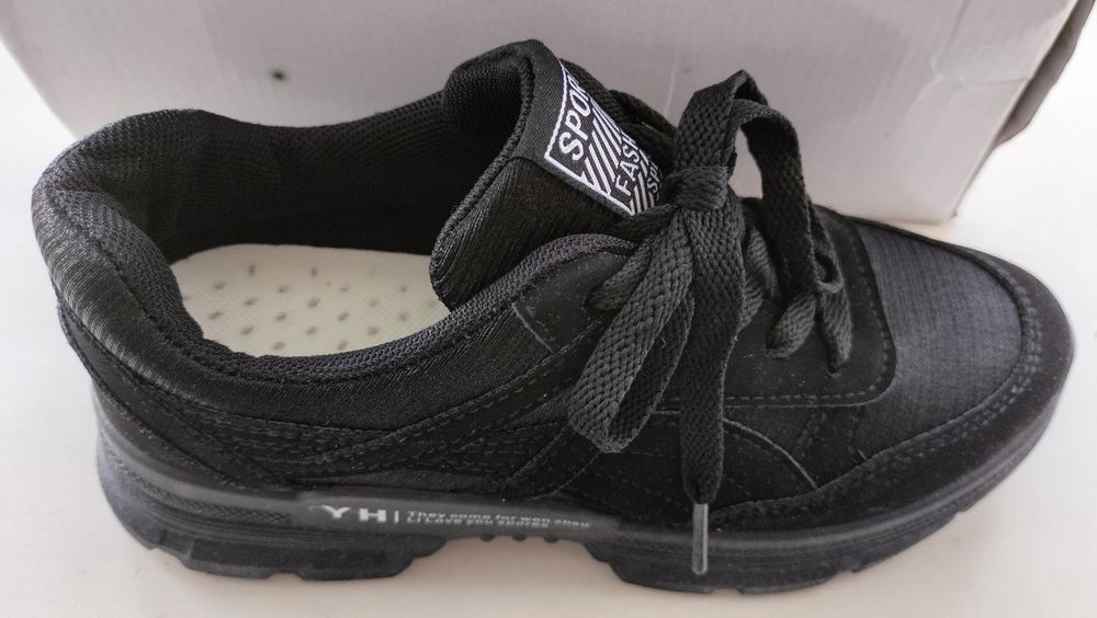 Кроссовки- малютка