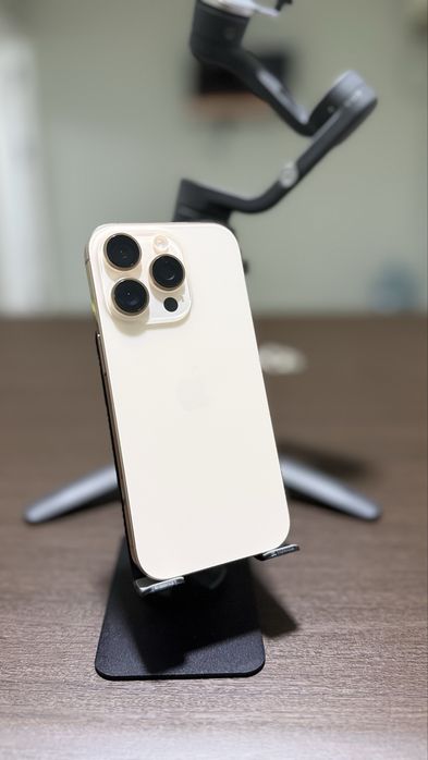 iPhone 16 pro 1TB Desert