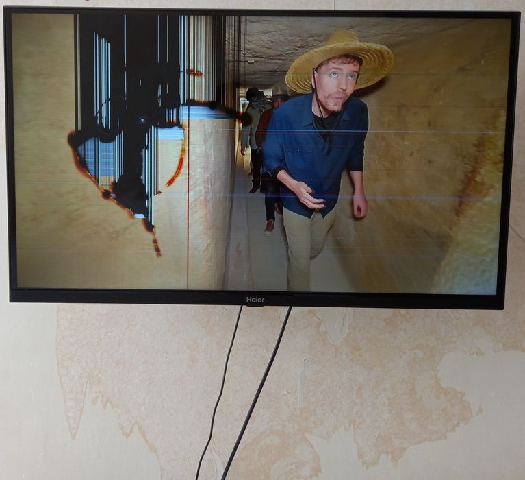 Смарт  ютуб, интернет, все есть