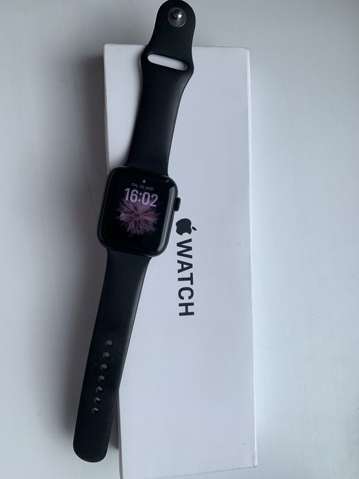 Продам apple watch se