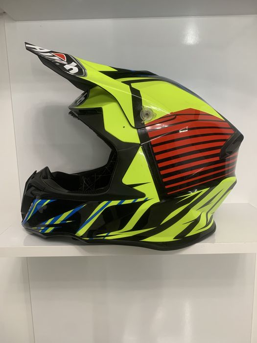 Каска Airoh Twist M