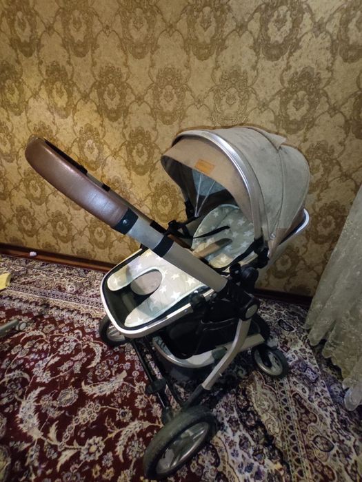 Bolalar uchun kolyaska sotiladi