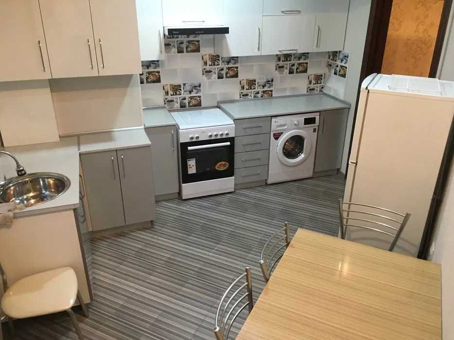 цум Аренда 2 ком Айбек метро и космонавты госпитальный СРОЧНО СДАМ