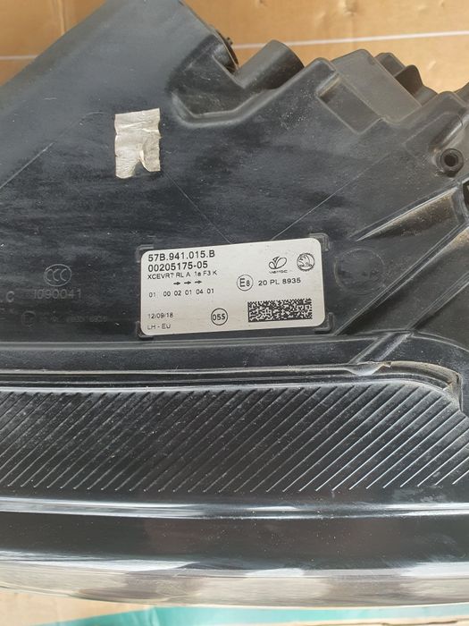 Skoda Karoq ляв фар