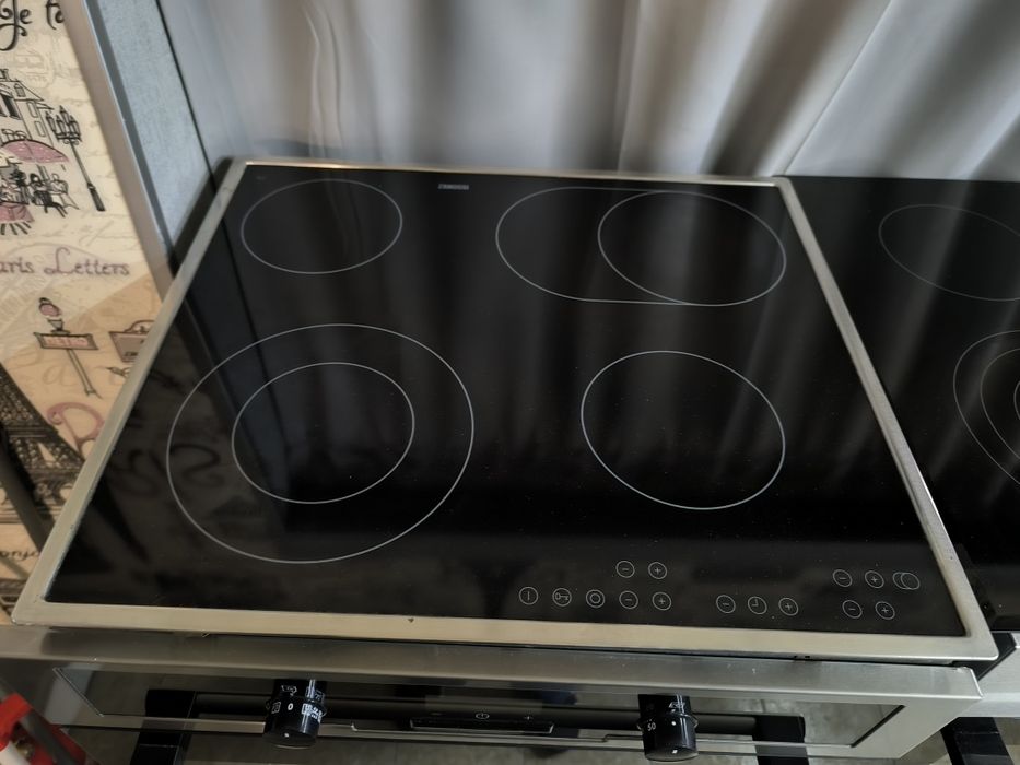 Керамичен плот Zanussi ZKT663LX