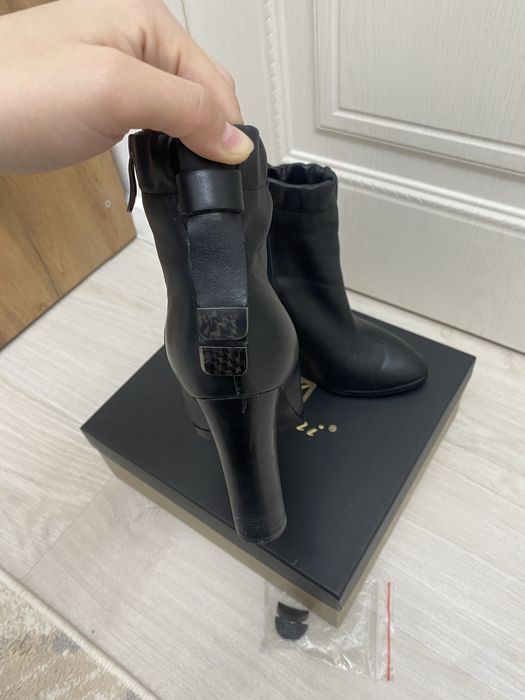 Продам стильные ботильоны