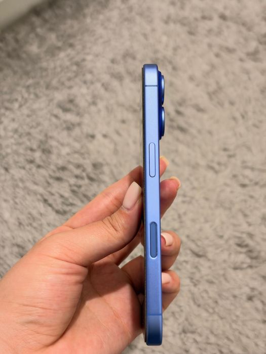 Продам Iphone 16