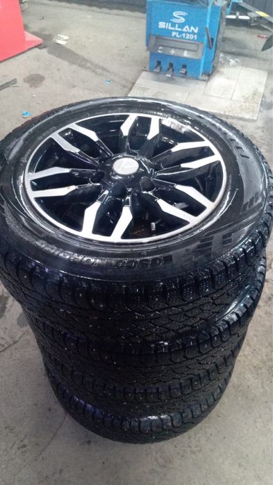 Продам 17 диски с резиной