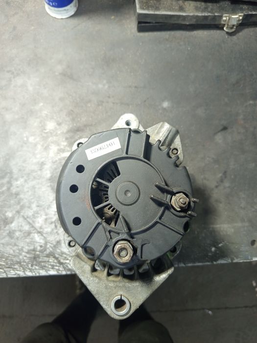 Генератор на Опель