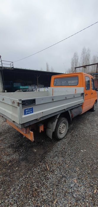 daimlerchysler yuk-yulovchi tashuvchi bortli