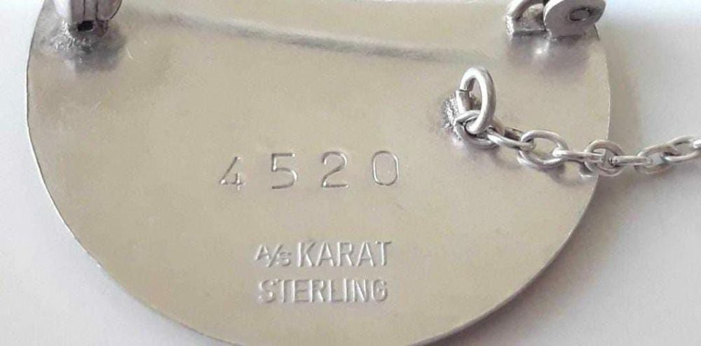 Brose insigna Asistent Medical Social, argint 925 sterling, Danemarca