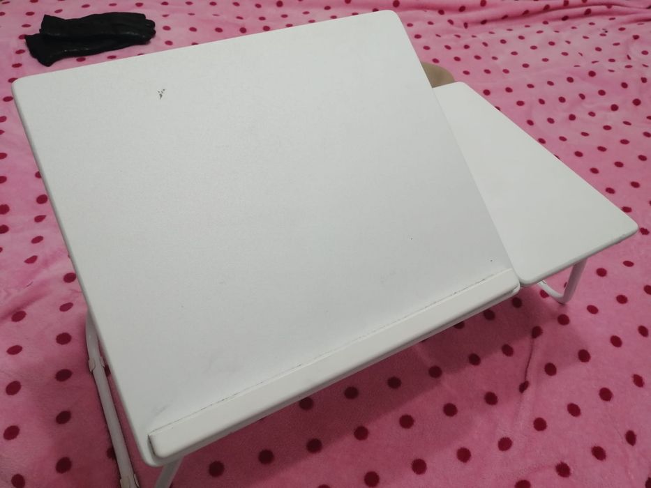 Masa laptop in stare foarte buna