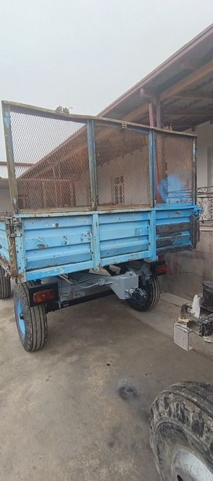 Traktor prseb sotiladi