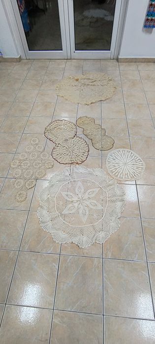 Покривки,карета и подложки плетени на една кука!