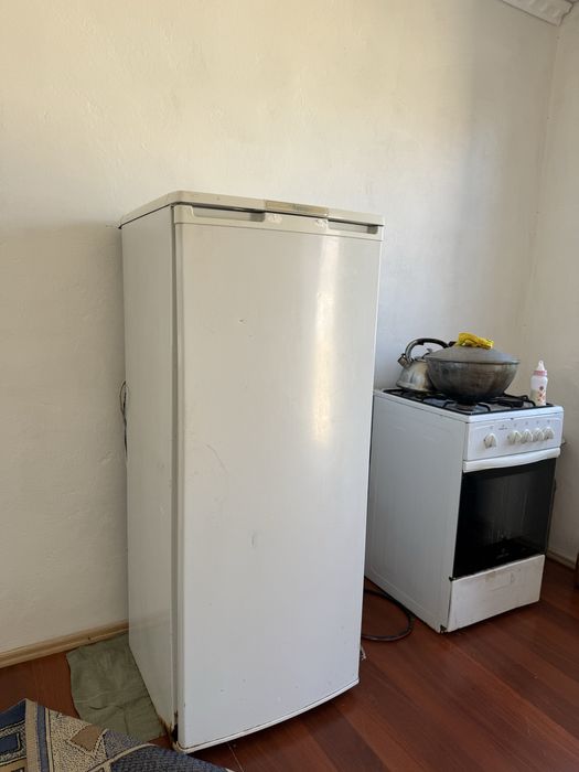 Холодильник.        .