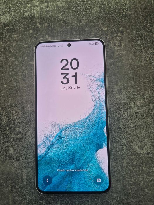 Samsung S22 128GB stare perfecta intretinut vine cu doua huse si incarcator pret 850 lei telefonul este impecabil merge perfect stare perfecta