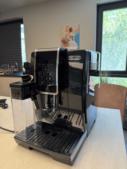 Кафеавтомат Delonghi Dinamica автоматична капучино система