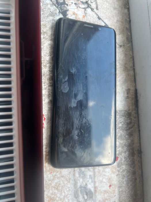 Vând samsung s9 stare bună puțin zgâriat pe ecran 280 lei preț negociabil