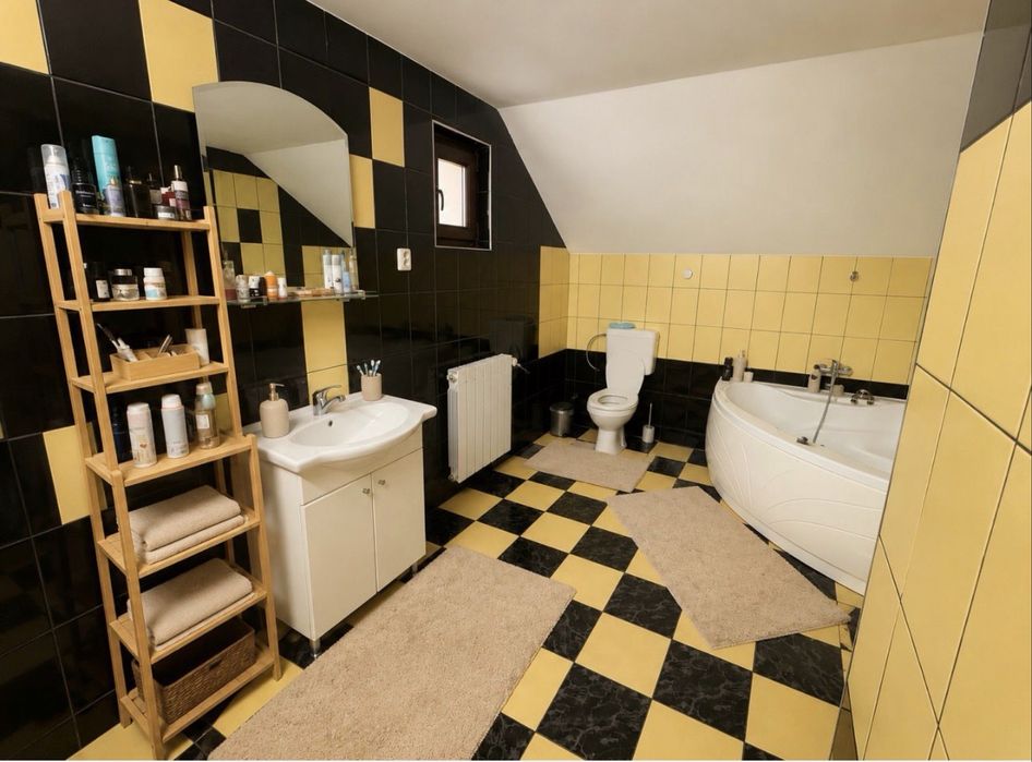 Proprietar, vand casa Tomesti, 4 camere, 2 bai, 119mp utili, 580 mp teren, panouri fotovoltaice, garaj si anexa