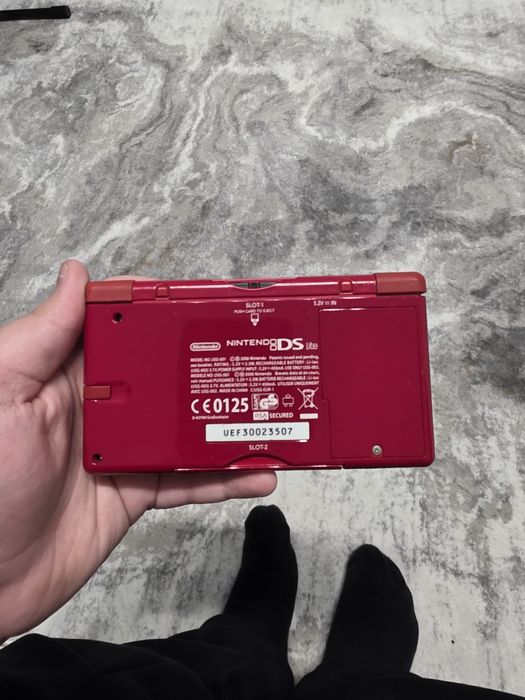 Nintendo DS Lite 2006 ca nou cu incarcator original !