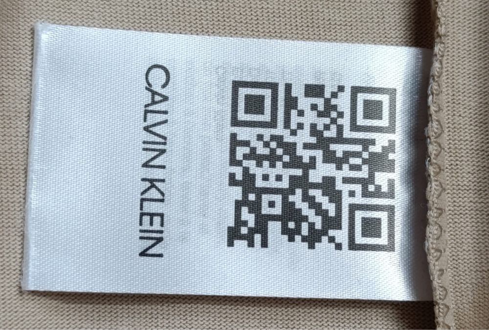 Vand tricou nou de barbati Calvin Klein