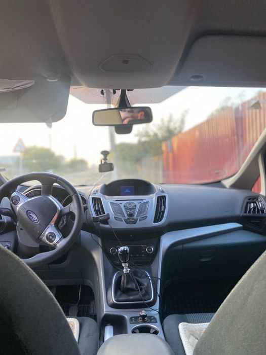 Vand ford pentru mai sunați dtalii sunati la  numarul de telefon 0762853949