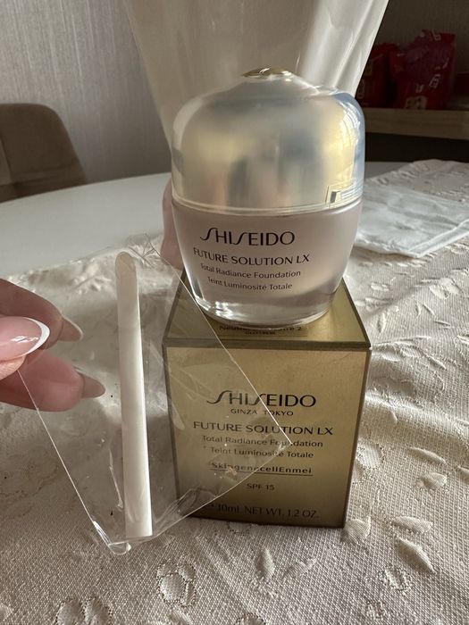 Shiseido Future Solution LX foundation
