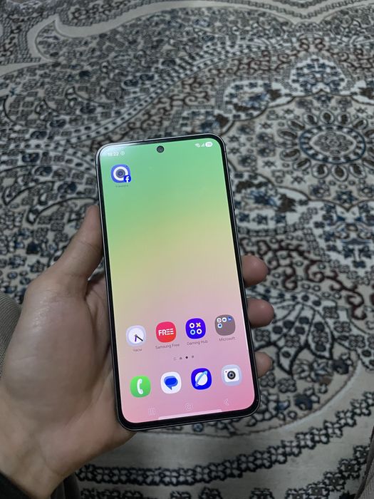 Samsung A56 5G   128/8 gb новый коробка документы есть